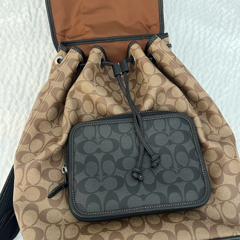 Coach Sullivan Backpack In Blocked Signature Canvas - Picture 2 of 10
